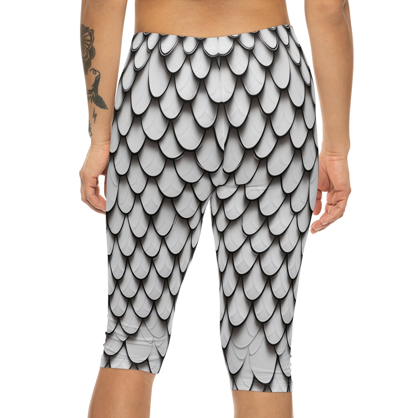 White Fish Scale Beauty Women’s Capri Leggings (AOP)