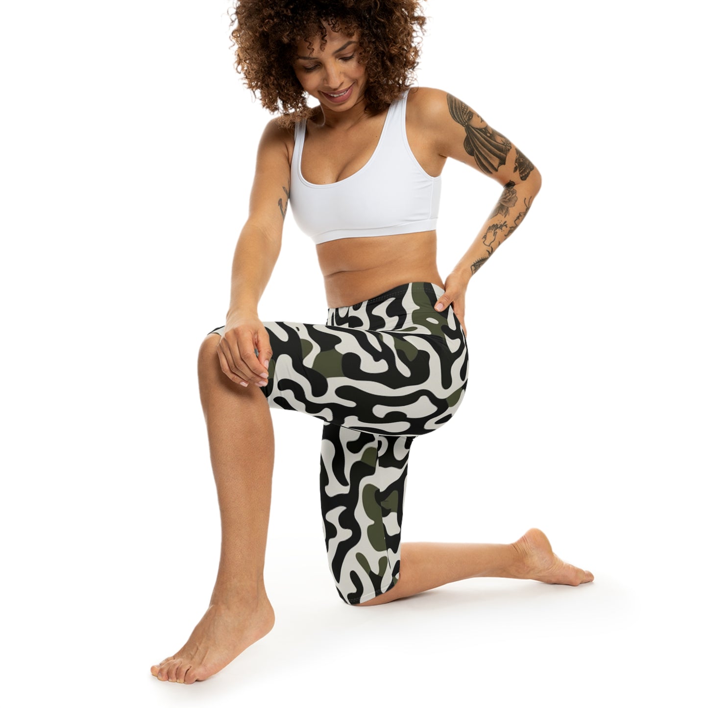 Camo Swirl Pattern Alpha Women’s Capri Leggings (AOP)